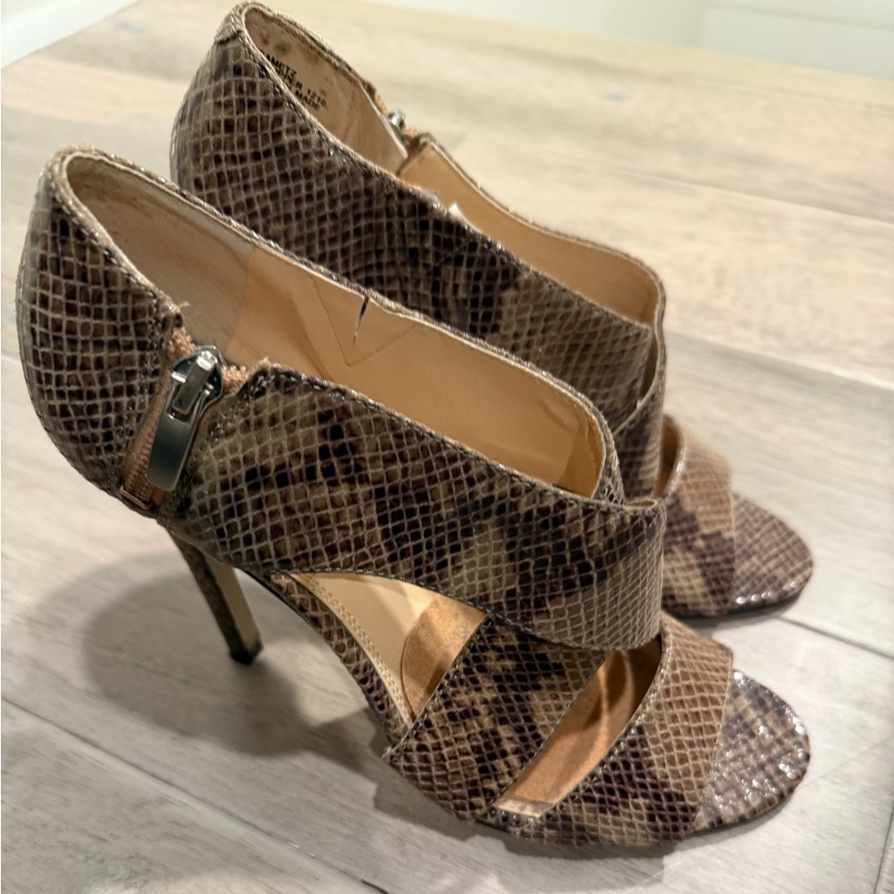 Enzo Angiolini Metz Snakeskin Heels Size7